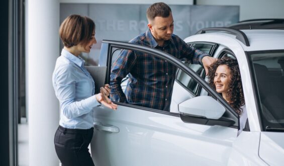 Wypożyczenie samochodu – jakie zapisy spotkać można w umowach